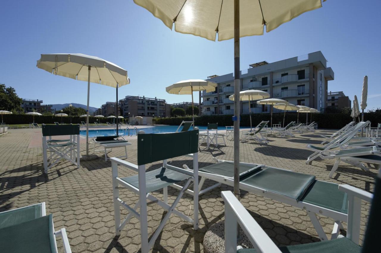 Aparthotel Le Residenze Di Santa Costanza - Mirto/Corbezzolo à San Vincenzo Extérieur photo