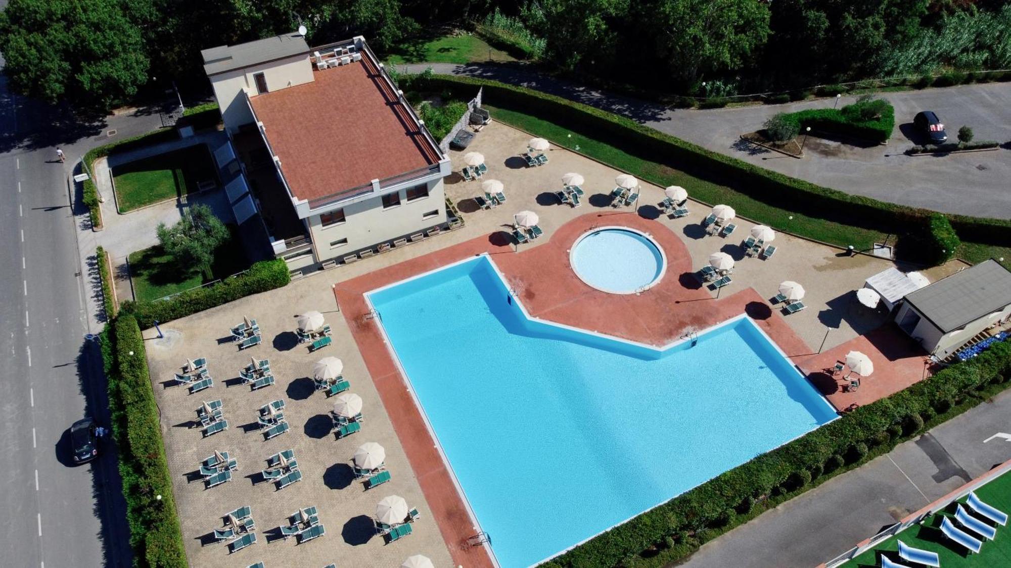 Aparthotel Le Residenze Di Santa Costanza - Mirto/Corbezzolo à San Vincenzo Extérieur photo
